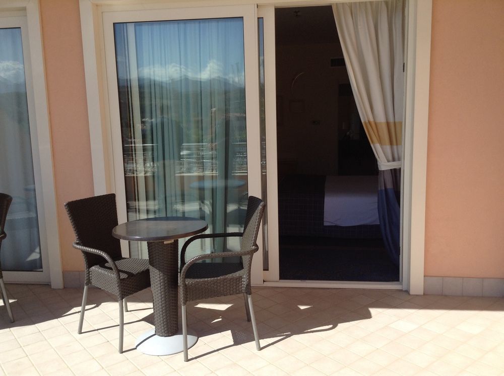富尔纳里 Hilton Portorosa Sicily酒店 外观 照片